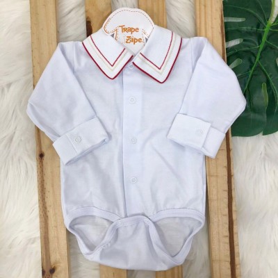 Body branco com gola bordado linhas vermelho e bege